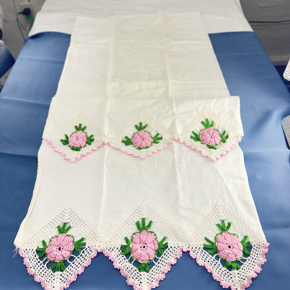 VTG Crochet Lace Pillowcase Pair 17x30 Scalloped Pink Green Floral Trim Granma